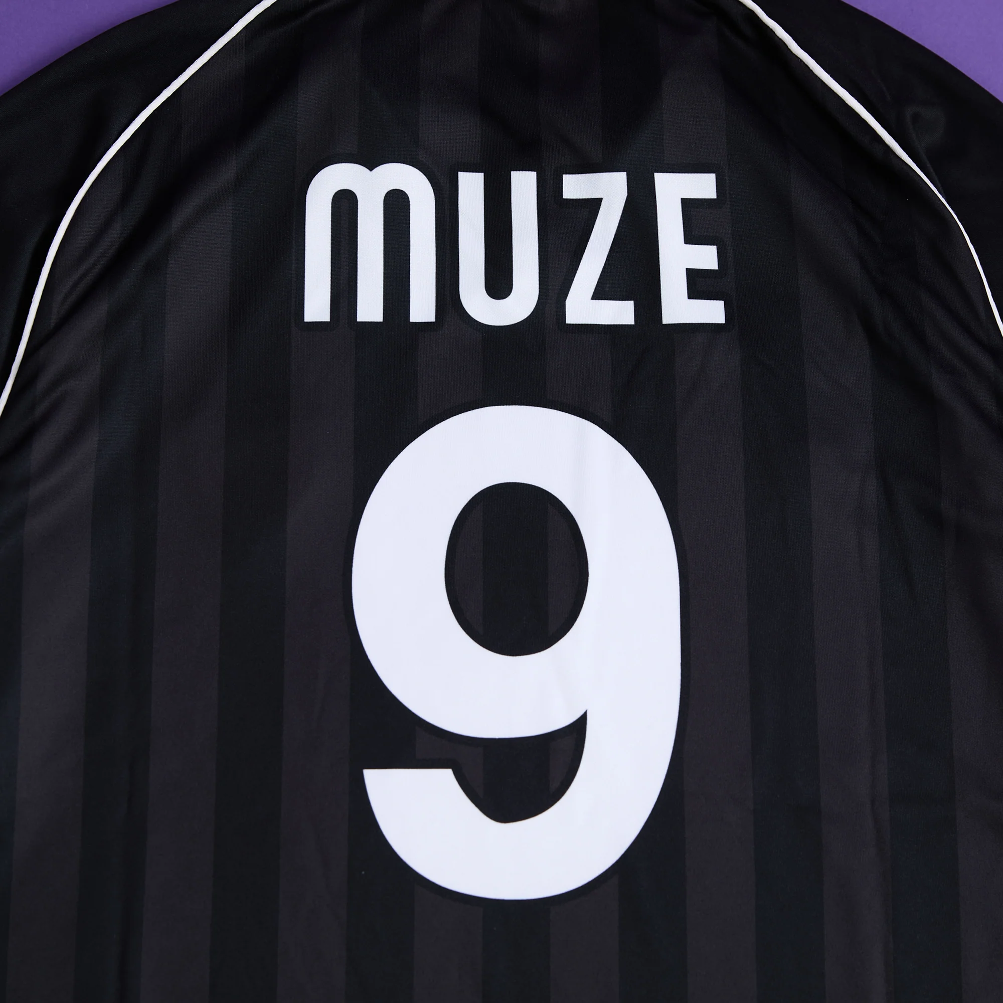 [Shall we hit the Banquet?] MAZZELサッカーシャツ - Image 8