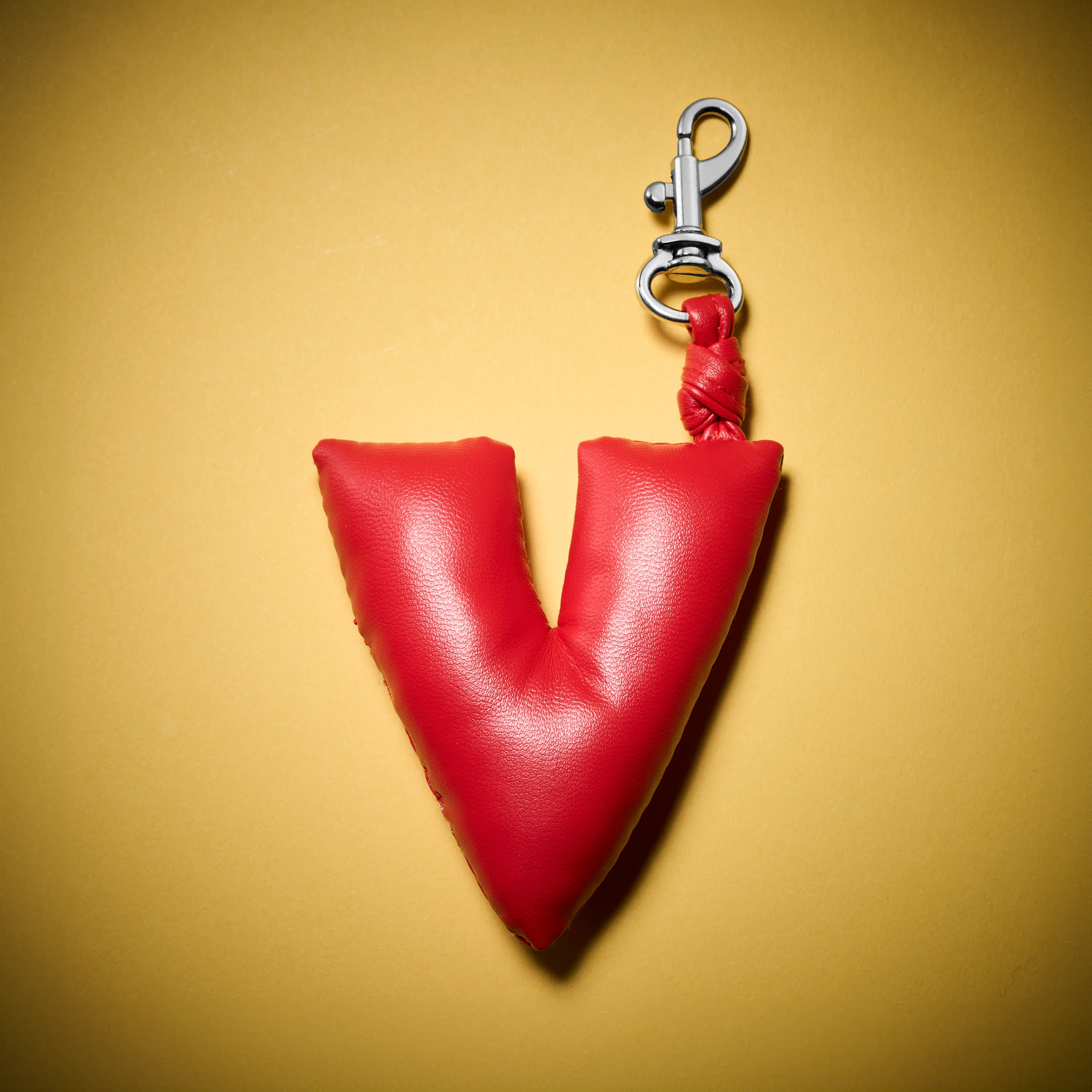 VOICE V Charm Keychain【2026年5月19日(火)より順次発送予定】 - Image 2